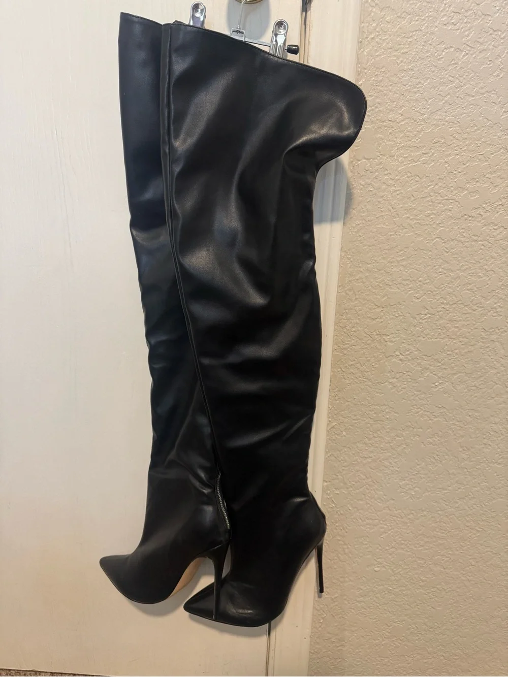 Black Over-the-Knee Stiletto Boots - Sleek Women's Riding Boots